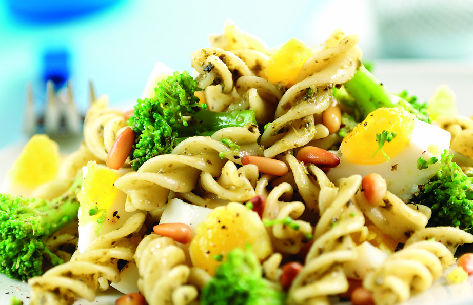 Boiled Eggs and Broccoli Pasta